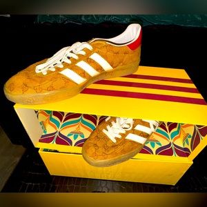 Adidas x Gucci gazelle. Amazing condition. Comes with box and dust bag